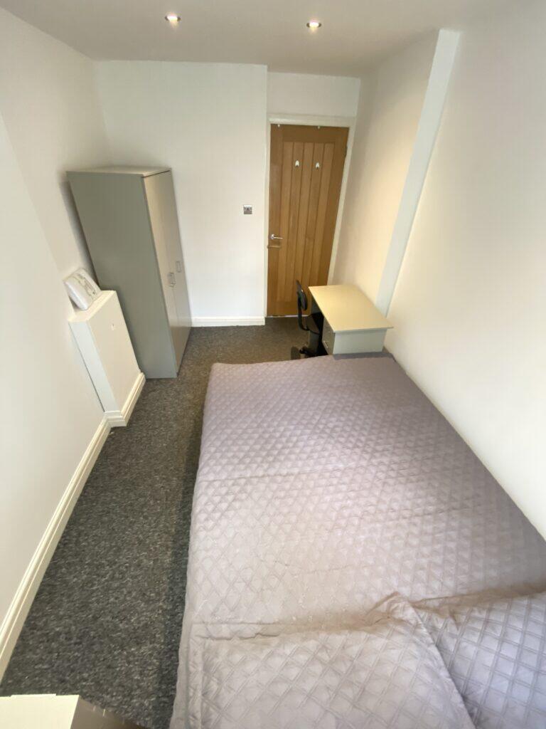 7 bedroom semi-detached house for rent
