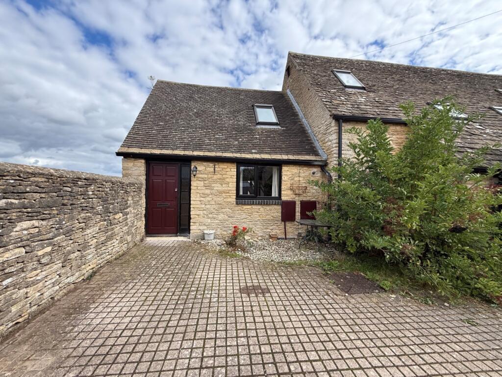 Main image of property: 4A Garston Court, Burford Road, Brize Norton, Oxon, OX18 3NP