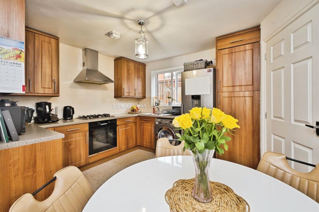 Sherwell Close, Yeovil photo 3