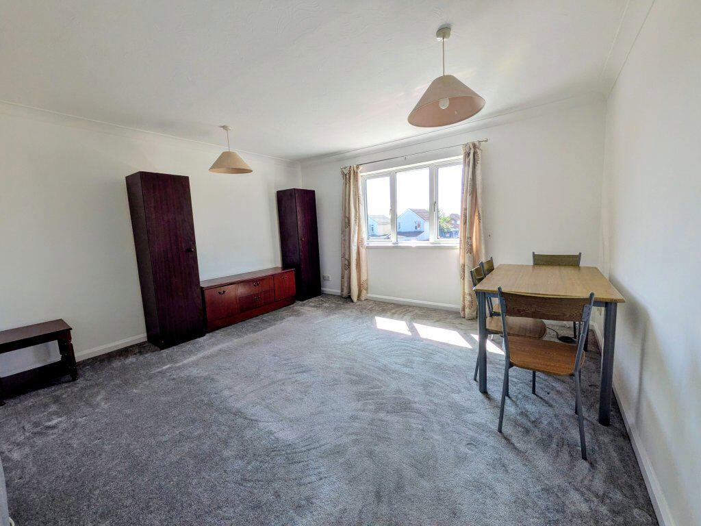 Apartment in Slough - View 2