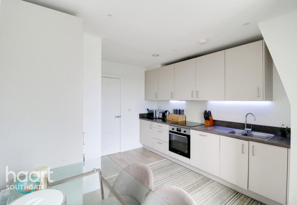Barnham House, London photo 3