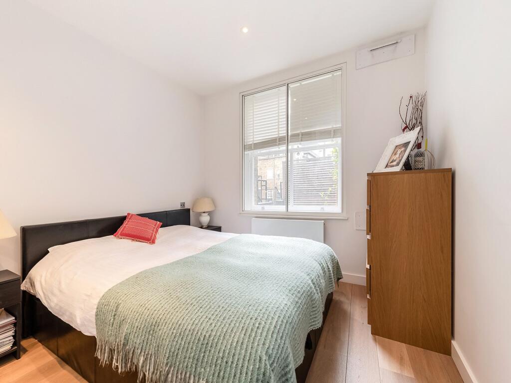 Apartment in London, Chinatown - More