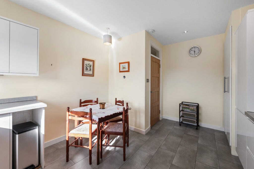 Apartment in Glasgow, Hillfoot, East Dunbartonshire - More