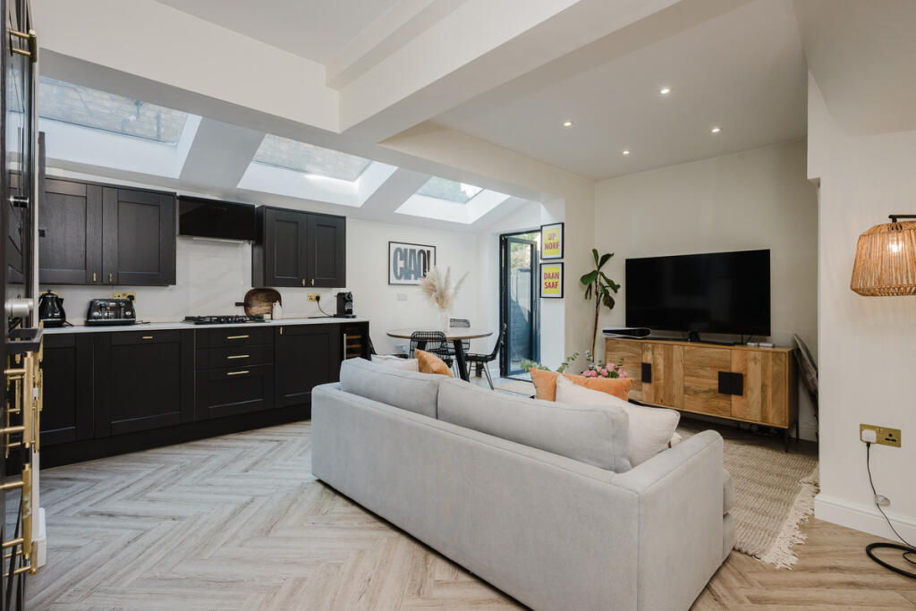 Main image of property: Niton Road, Kew, TW9