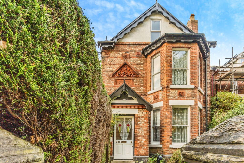 4-bed detached on Park Lane, Macclesfield, £450,000