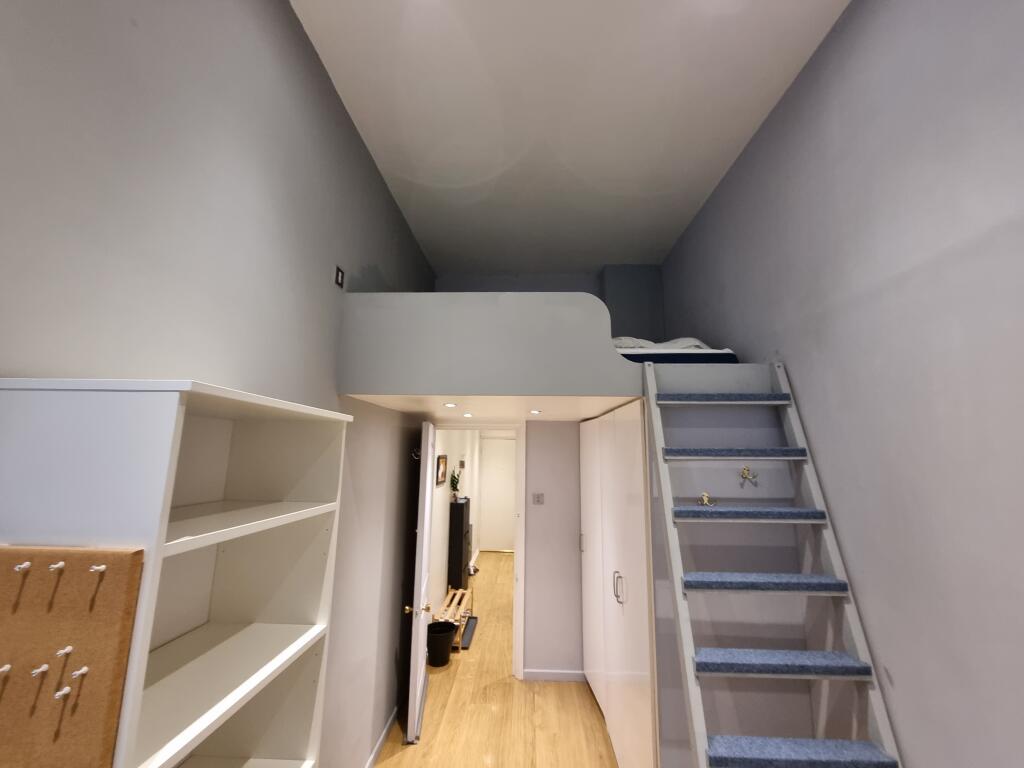 Apartment in Manchester - View 4