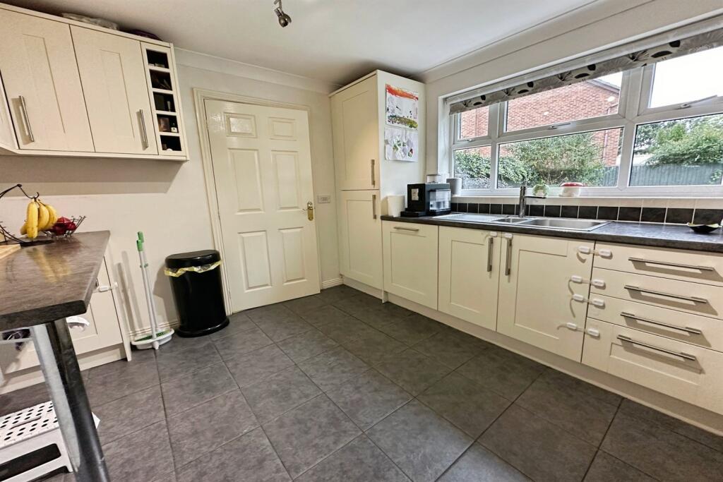 House in Preston, Seed Lee, Bamber Bridge - View 4