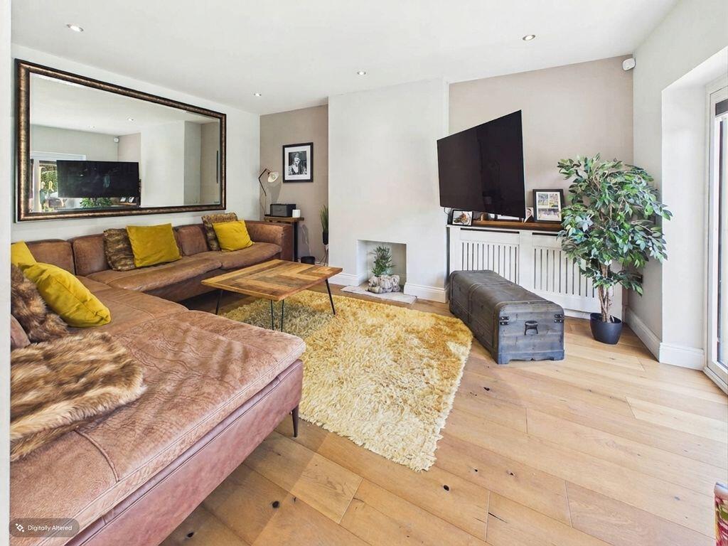 House in Croydon - More