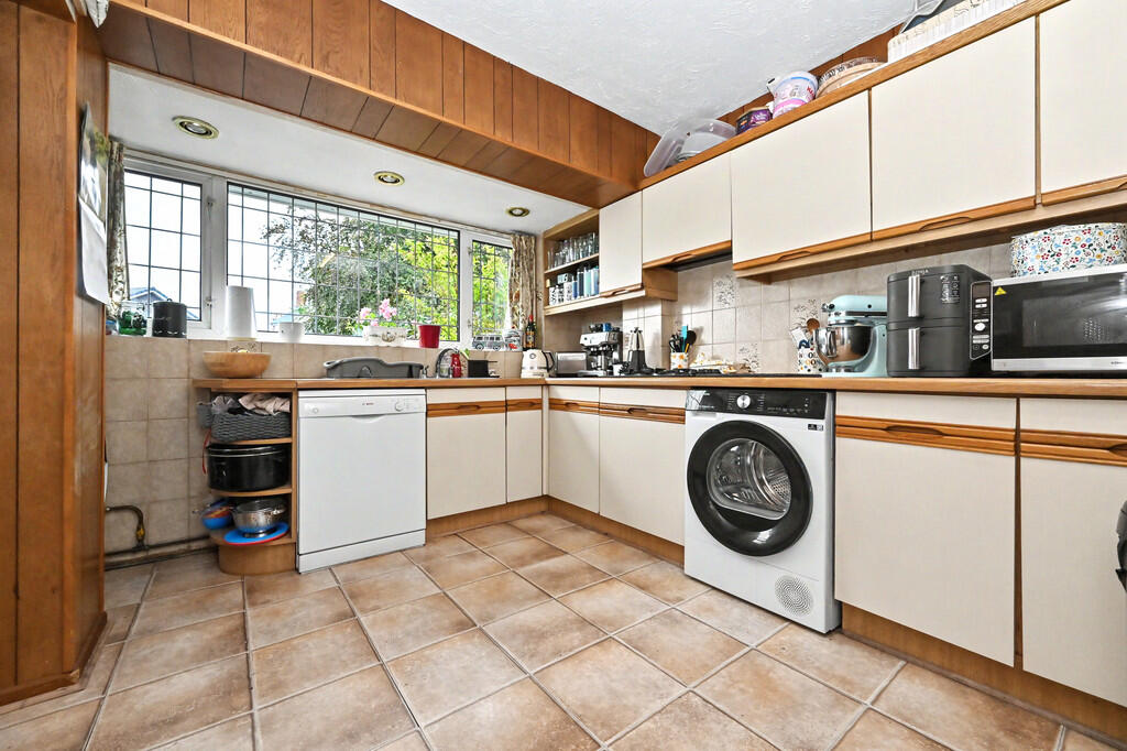 House in Stoke-on-Trent - View 4
