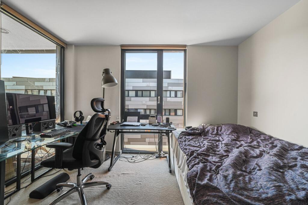 Apartment in London - View 5