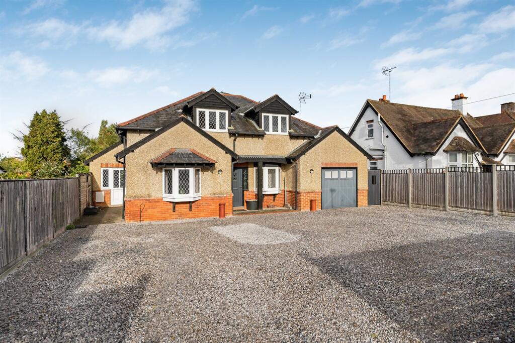 4-bed detached on Armour Hill, Tilehurst, Reading, £750,000