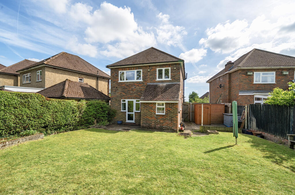 House in Rushmoor, North Town - More