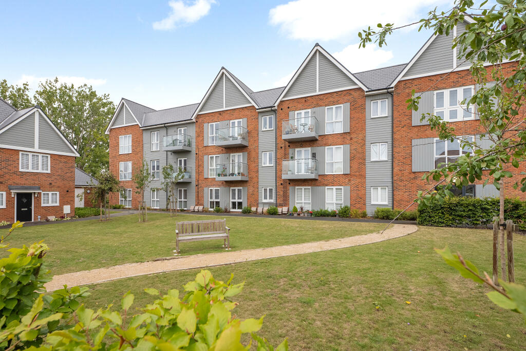 1-bed flat on Steel Close, Herne Bay, Kent, £202,000