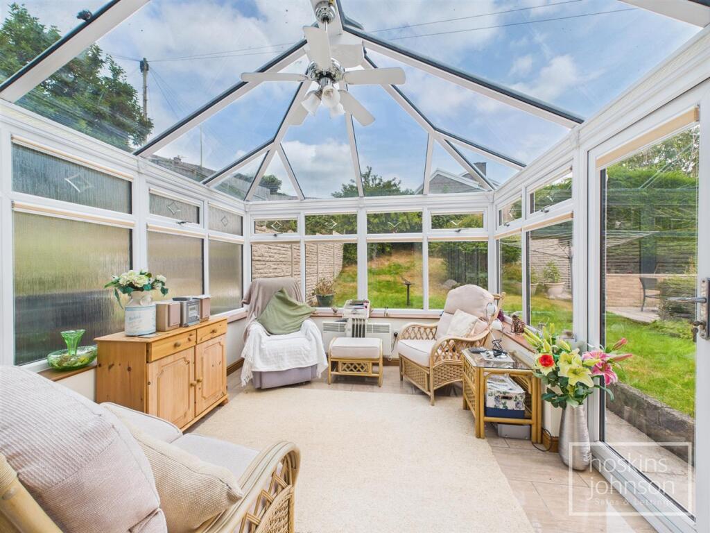 Ridgeway Close, Graigwen, Pontypridd photo 3