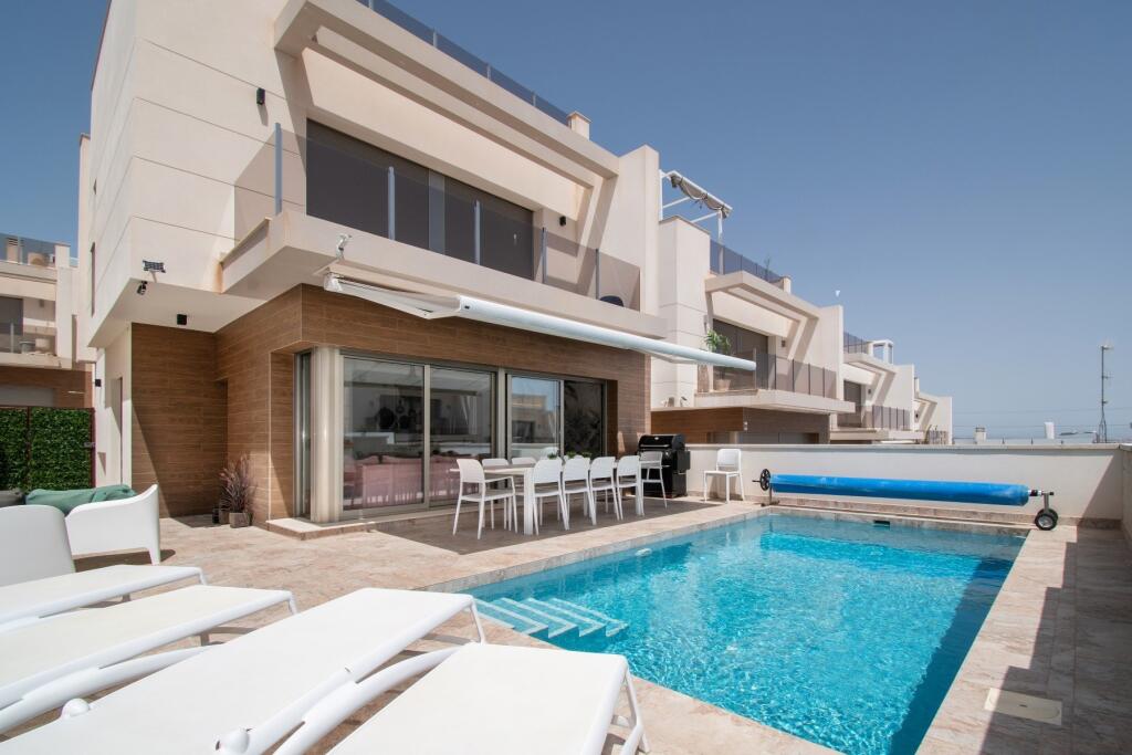 Main image of property: Valencia, Alicante, Villamartin