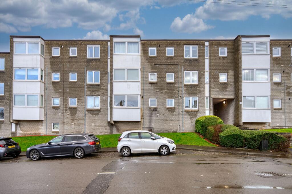 Main image of property: 16 Ellisland Road, Flat C, Newlands, Glasgow, G43 2DB