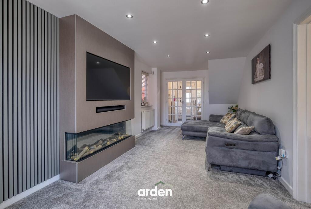 Foxglove Way, Lickey End, B60 photo 2