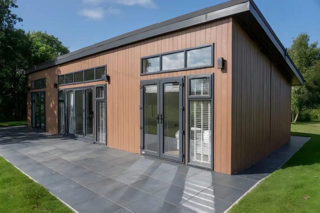 House in New Forest, Netley Marsh - View 2
