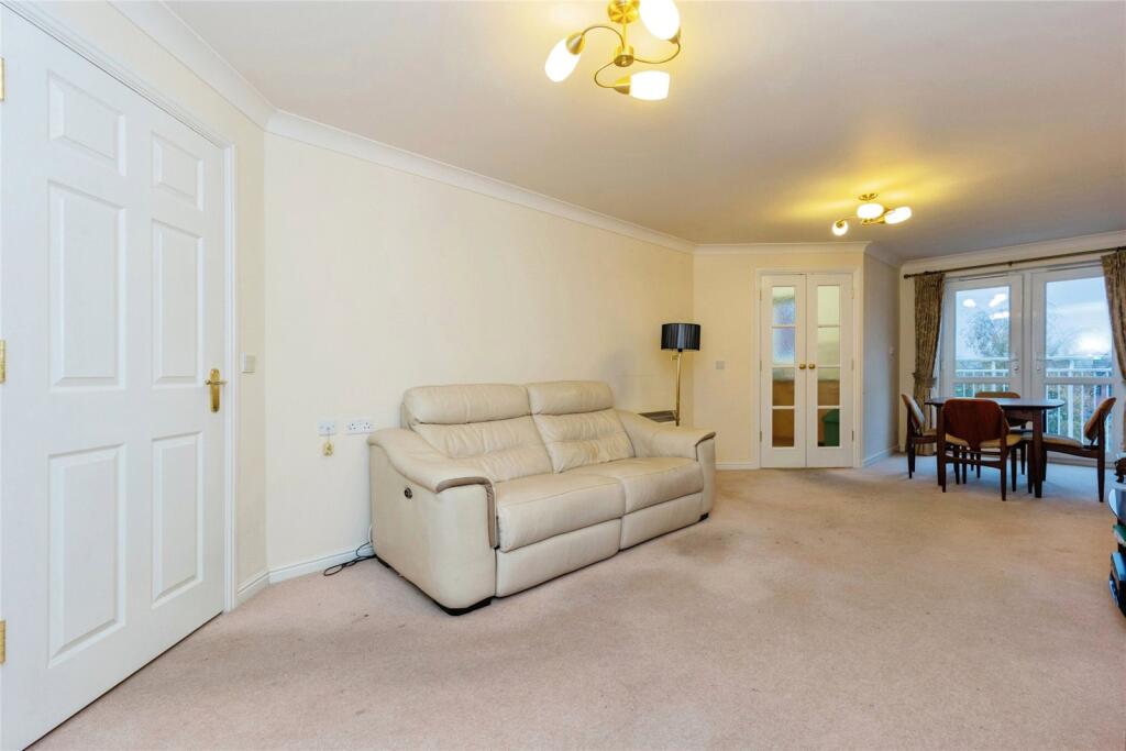 Peter Street, Hazel Grove, Stockport, Cheshire, SK7 photo 4