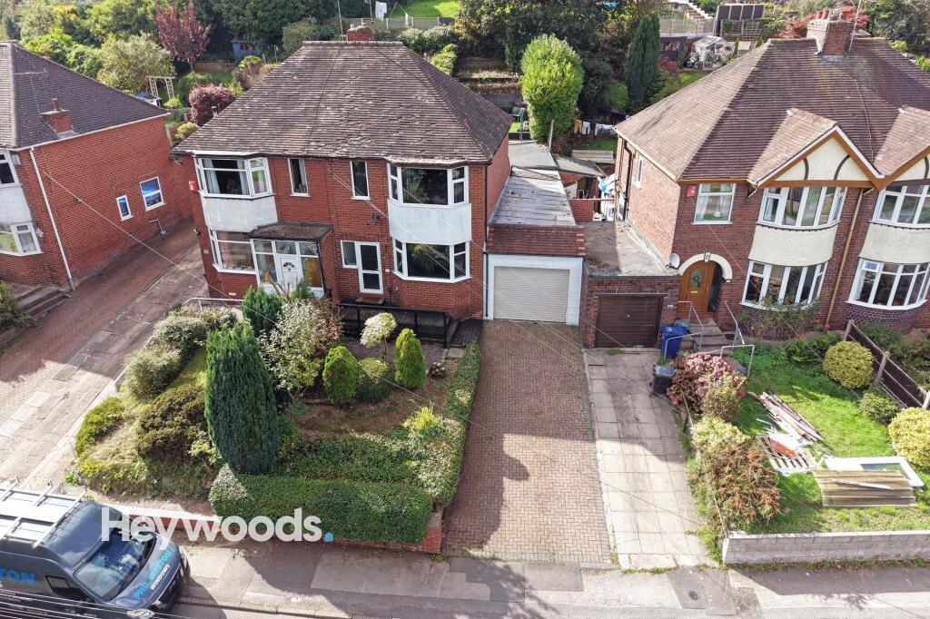 House in Stoke-on-Trent - More