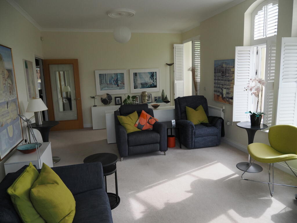 Apartment in Redhill - View 5