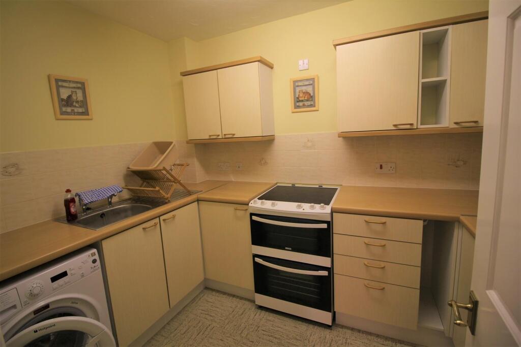 Apartment in Southampton - View 4