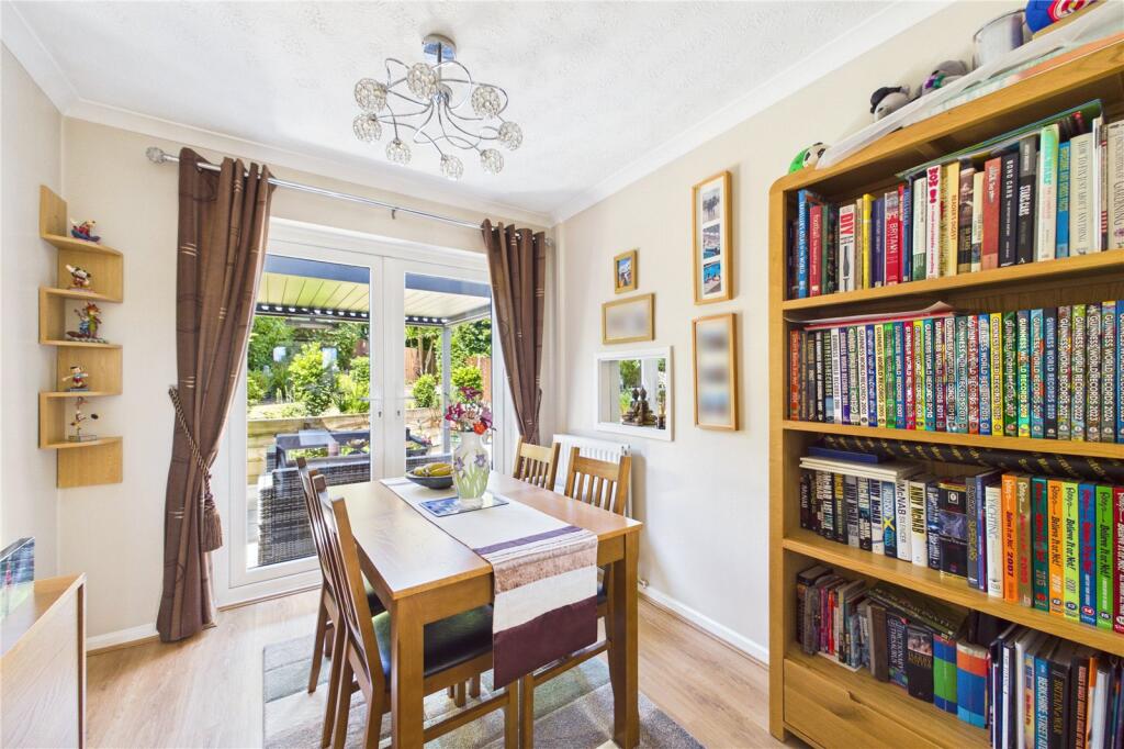 House in Reading, Little Heath, Tilehurst - More