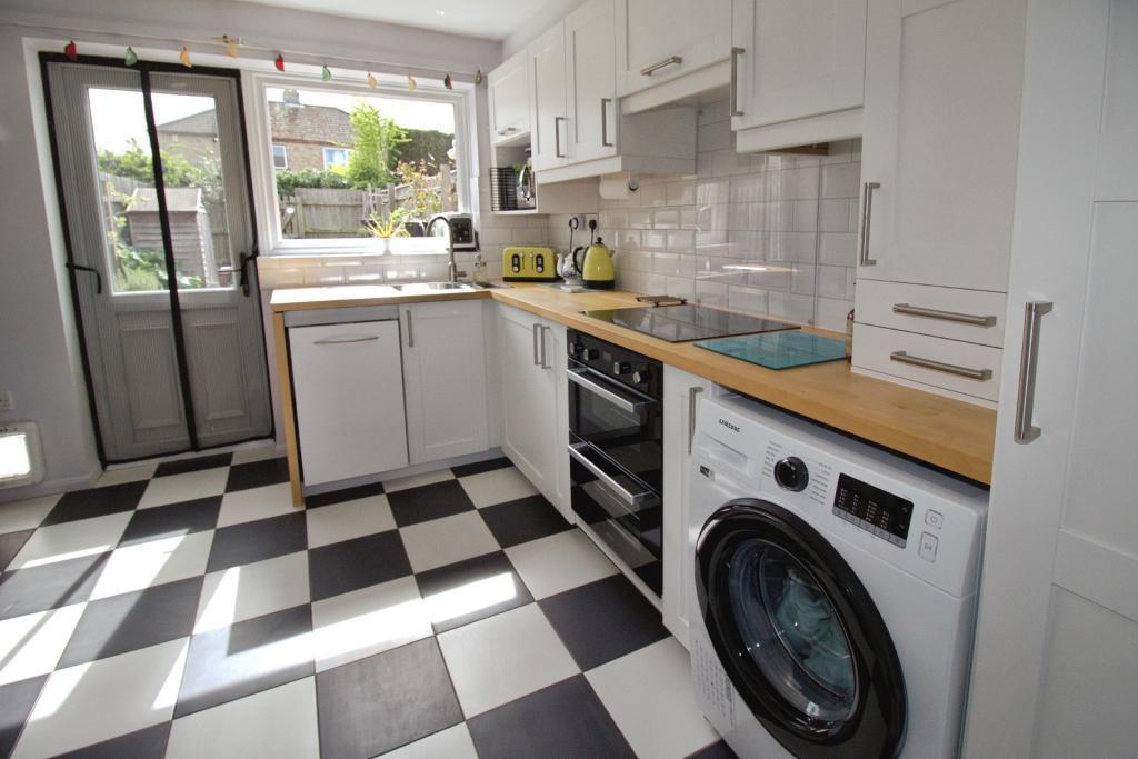Alconbury Close, Stanground photo 4