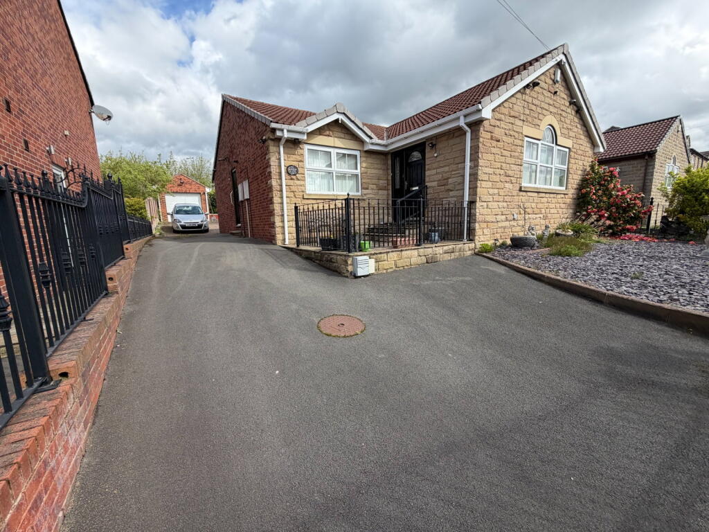 Darton Lane, Barnsley, S75 6BT photo 2