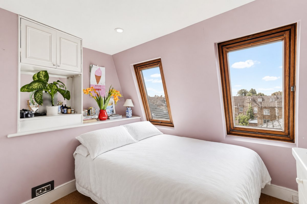 Apartment in London - View 5