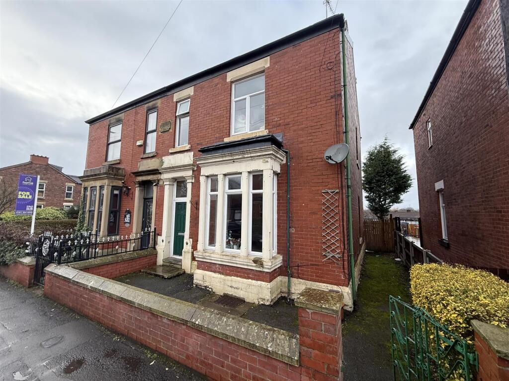 Cheetham Hill Road, Dukinfield photo 4