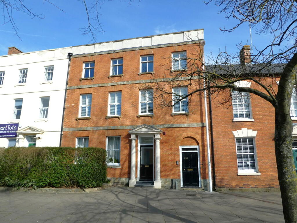 1-bed flat on Horsefair, Banbury, £169,950