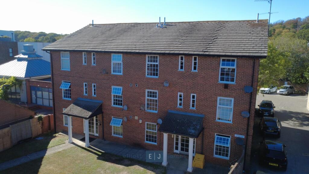 Main image of property: High Road, Loughton