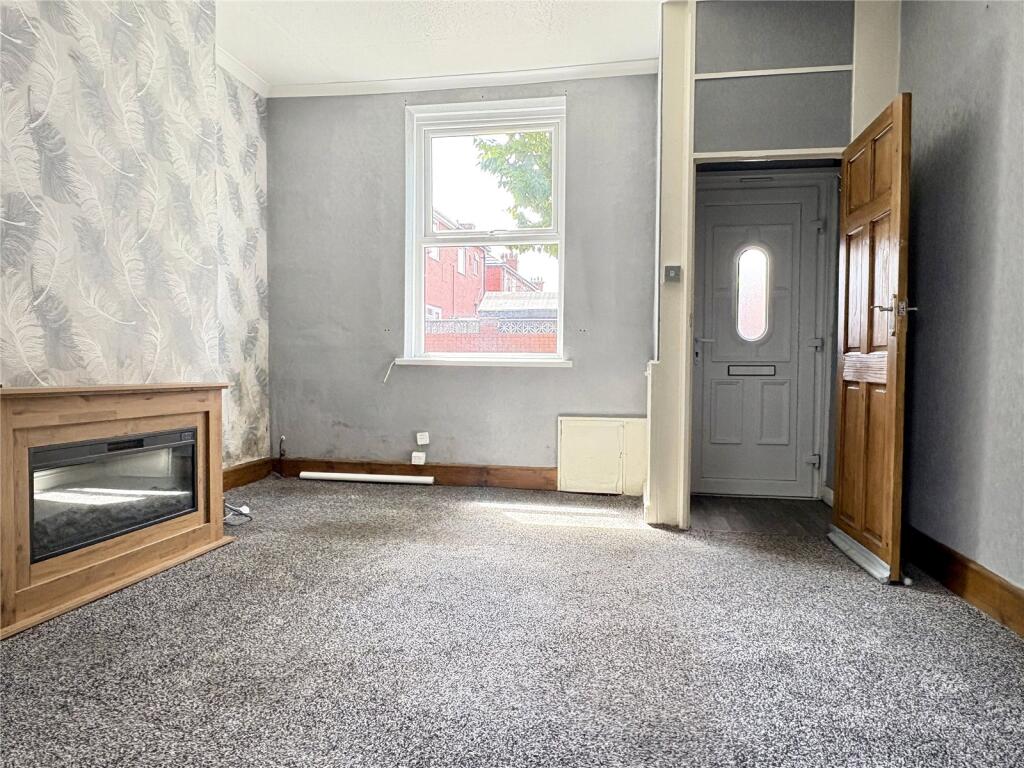 House in Oldham, Greater Manchester - View 4