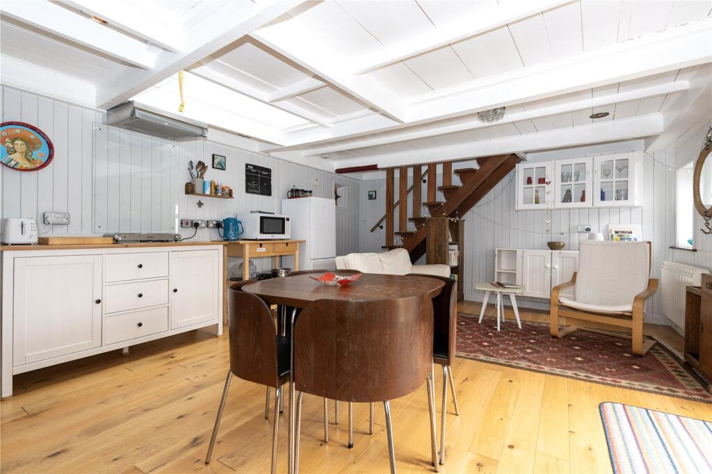 Calartha Road, Pendeen, Penzance, TR19 - More