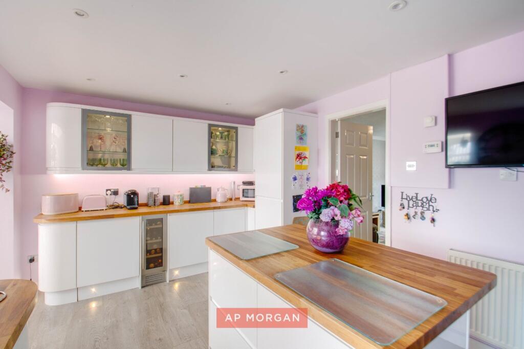House in Redditch, Church Hill North - View 5