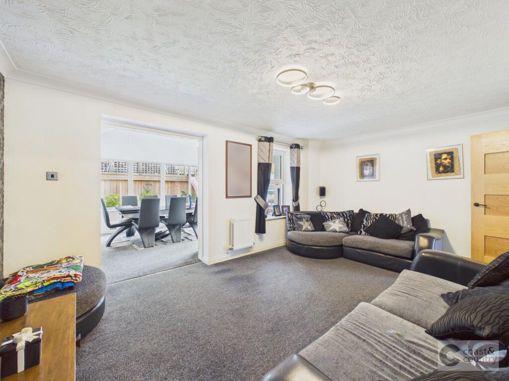 House in Teignbridge, Newton Abbot - More