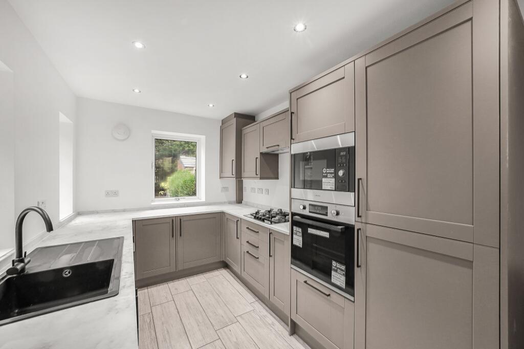 Wargrave Road, Newton-Le-Willows, WA12 photo 2
