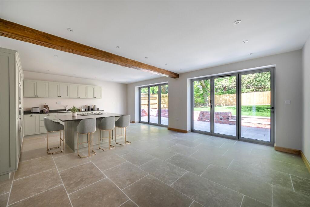Perry Hill, Worplesdon, Guildford, Surrey, GU3 photo 2