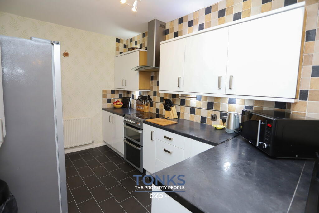 House in Sandwell, West Midlands - More