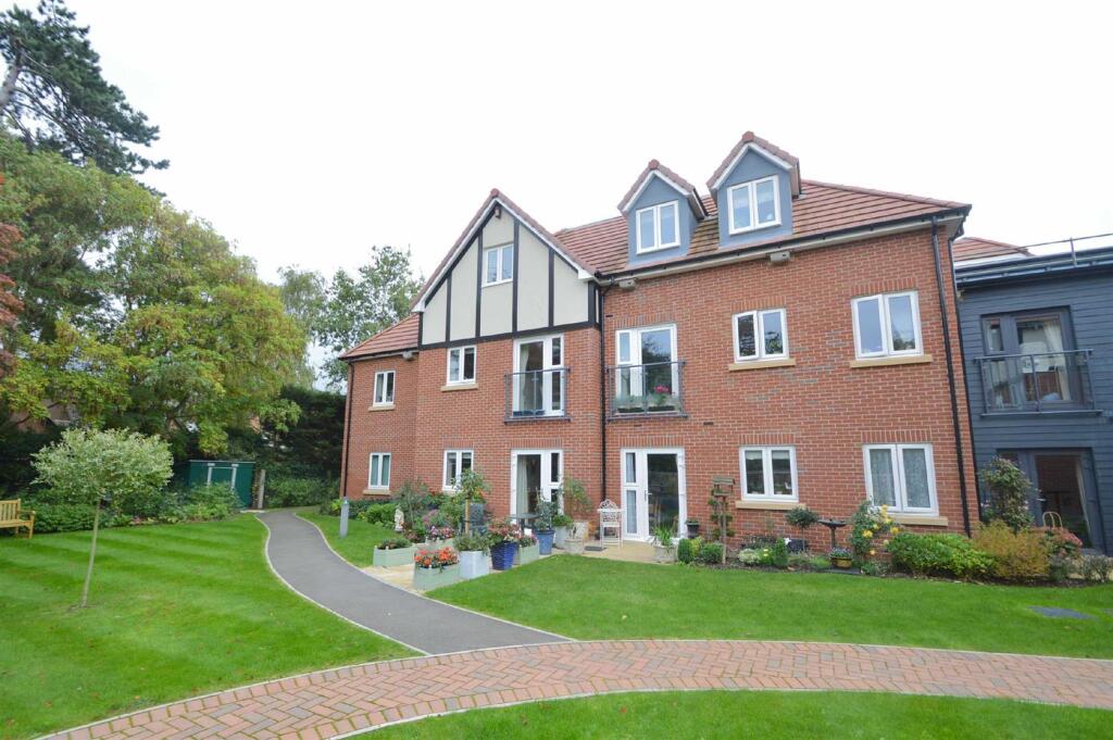 1-bed other on 29 Summerfield Place, £230,000