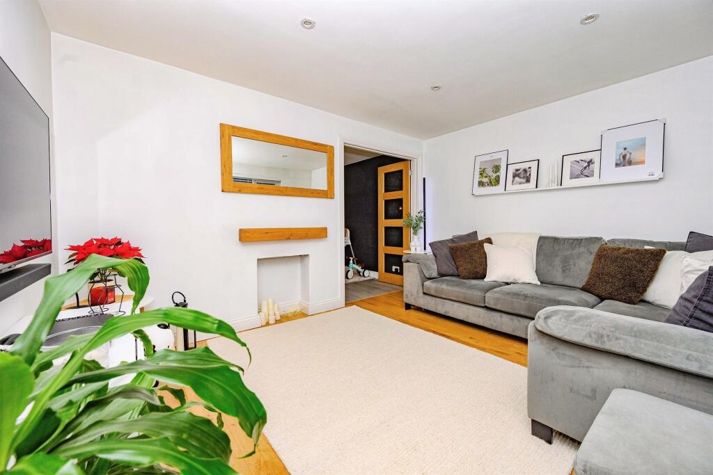House in Dacorum, Hertfordshire - View 3