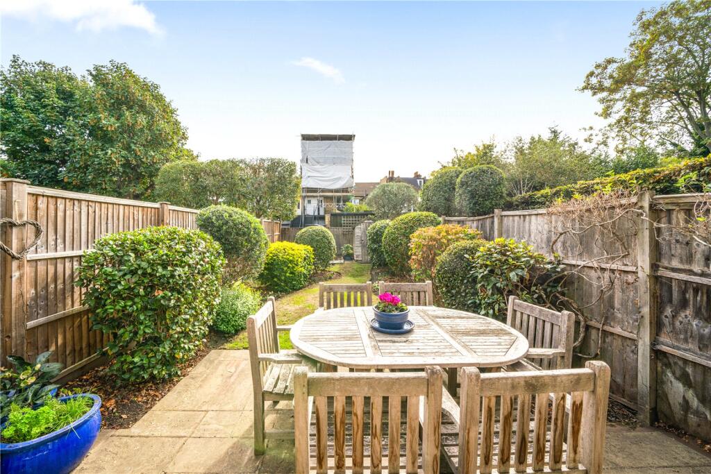 House in London - View 5