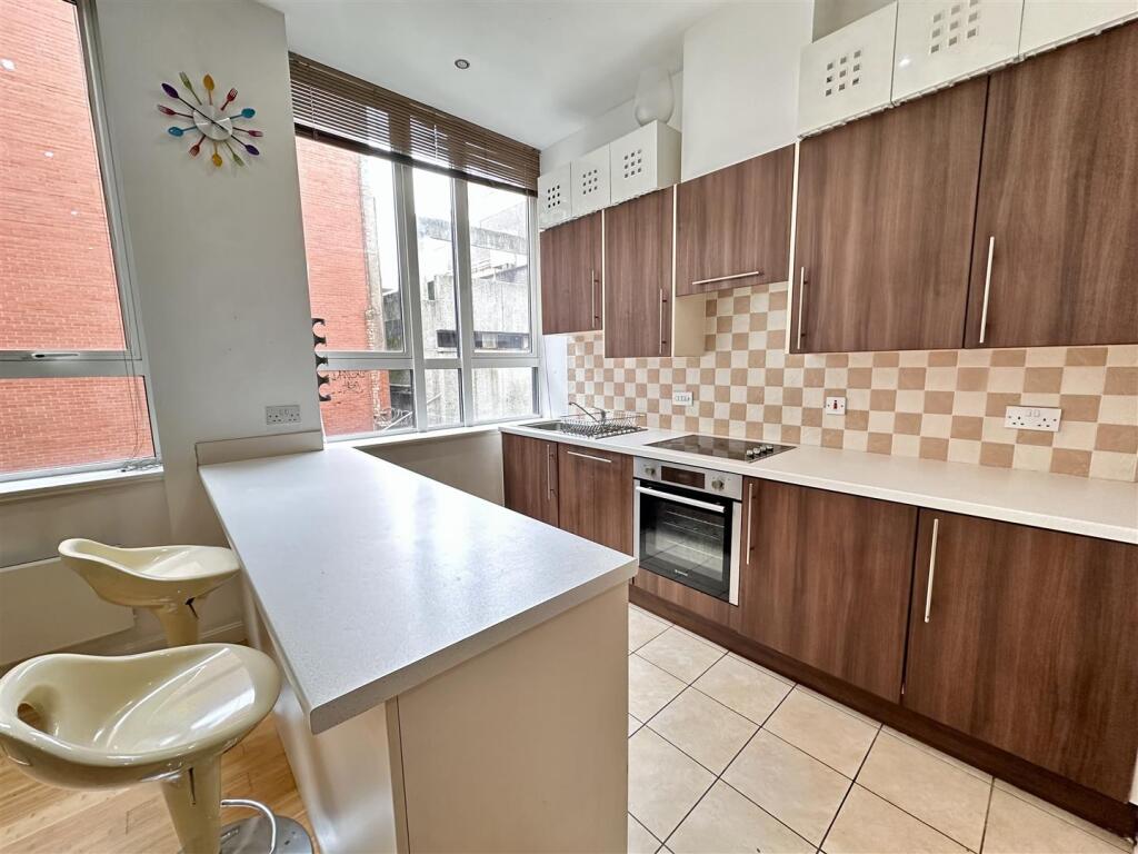 Apartment in Manchester, Northern Quarter, City Centre - View 5