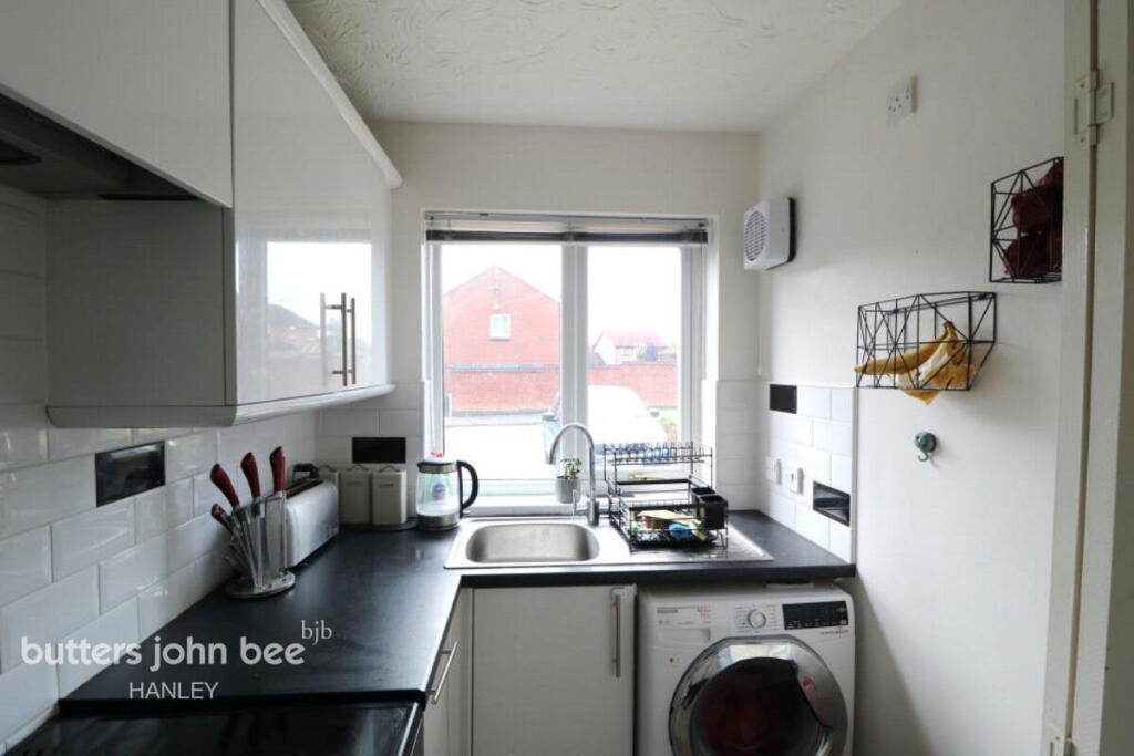 House in Stoke-on-Trent, Meir Park, Meir - View 5