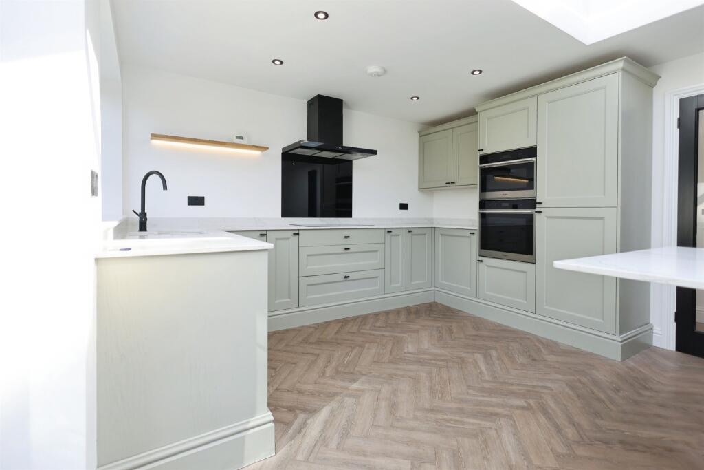 House in Dudley, Upper Swinford - More