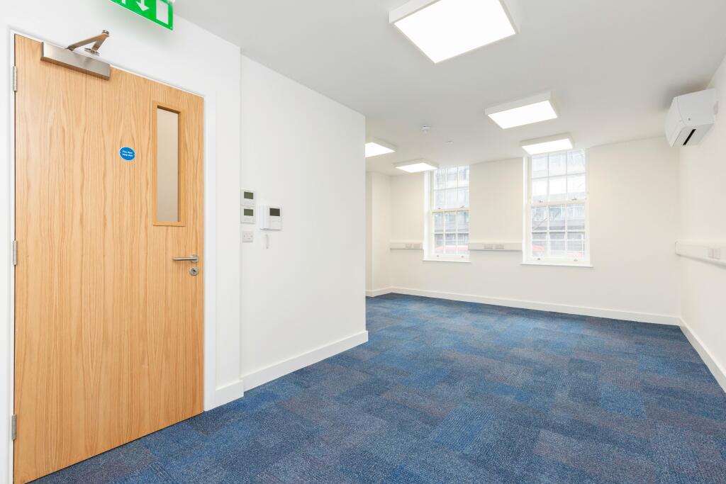 303A Whitechapel Road 8.jpg