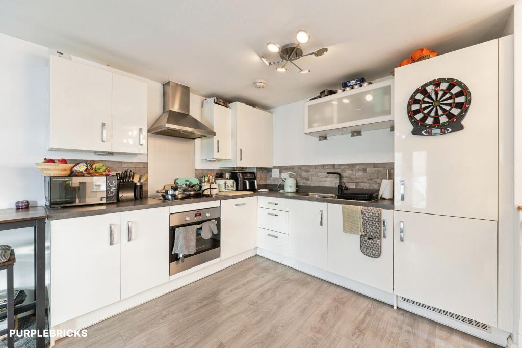House in Milton Keynes, Fairfields - More