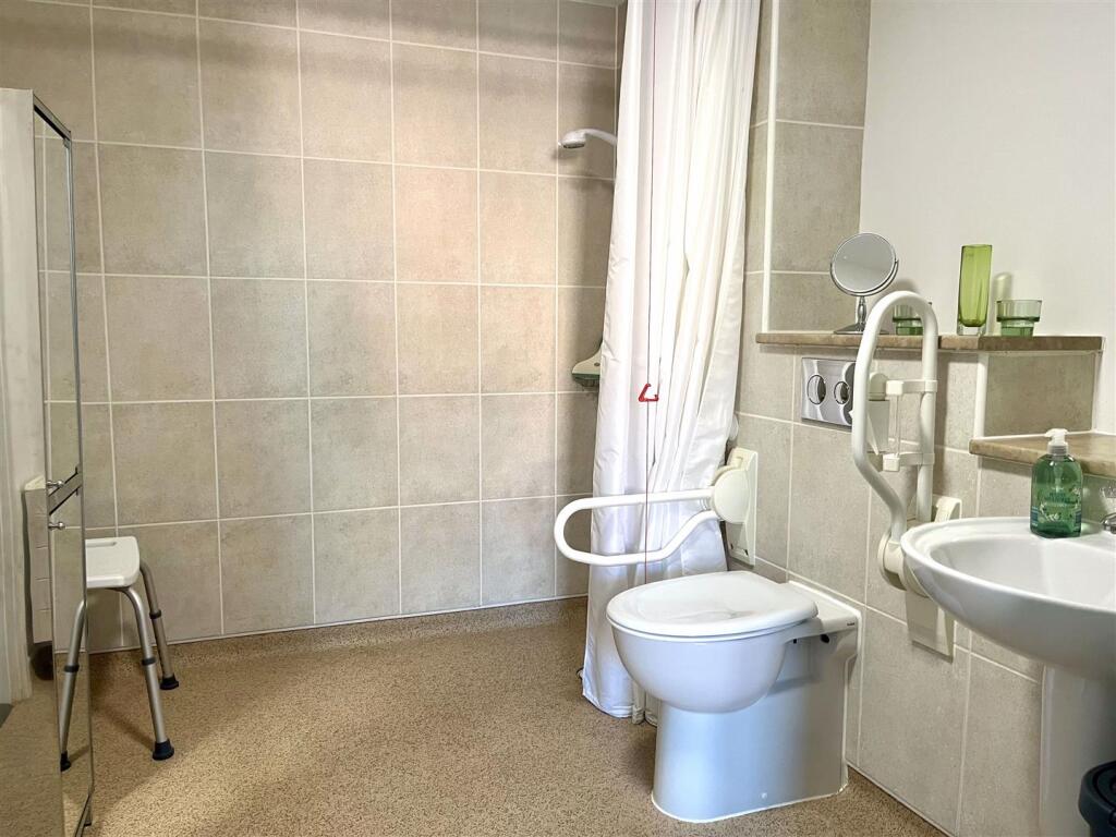 Apartment in Bristol, Port Marine - View 5