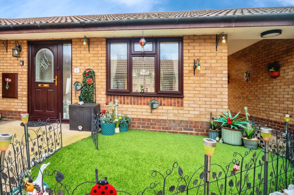 50 Walcourt Road, Bedford, MK42 photo 2